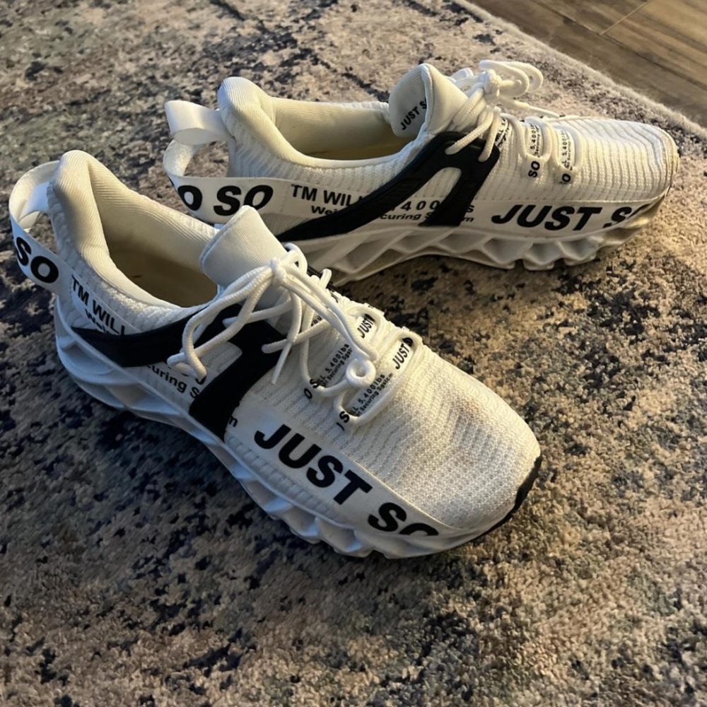 RUNNING SHOEs 👟